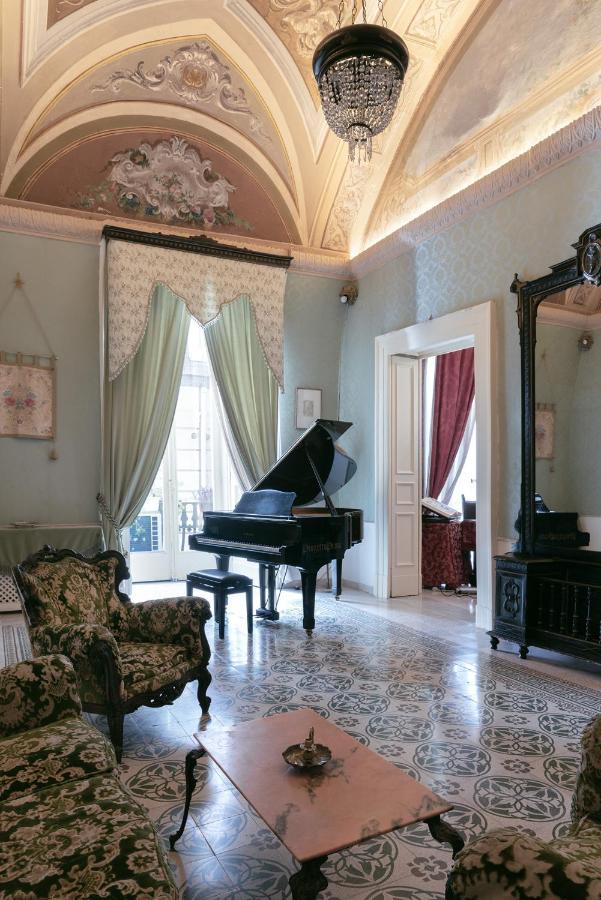 Готель Carafa Di Maddaloni Residenza Di Charme Неаполь Екстер'єр фото