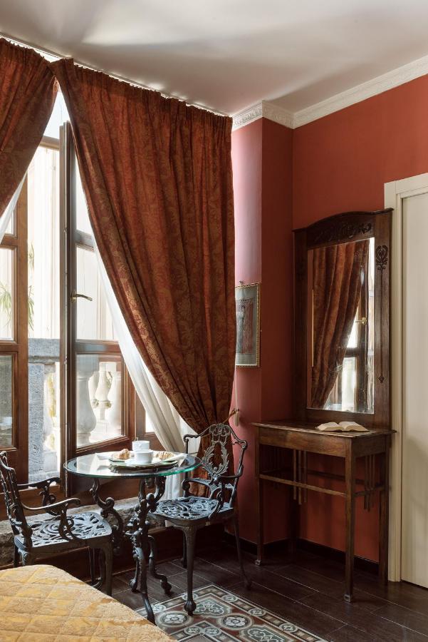 Готель Carafa Di Maddaloni Residenza Di Charme Неаполь Екстер'єр фото