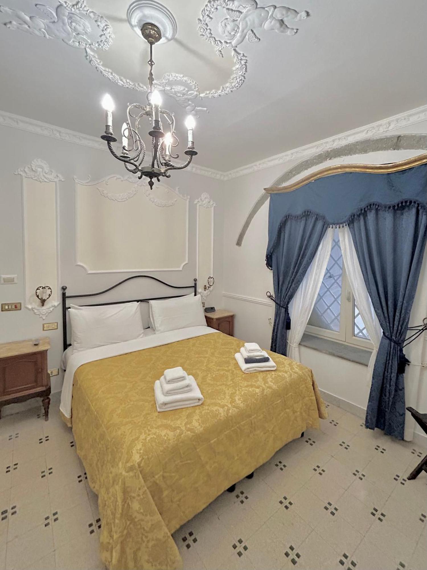 Готель Carafa Di Maddaloni Residenza Di Charme Неаполь Екстер'єр фото