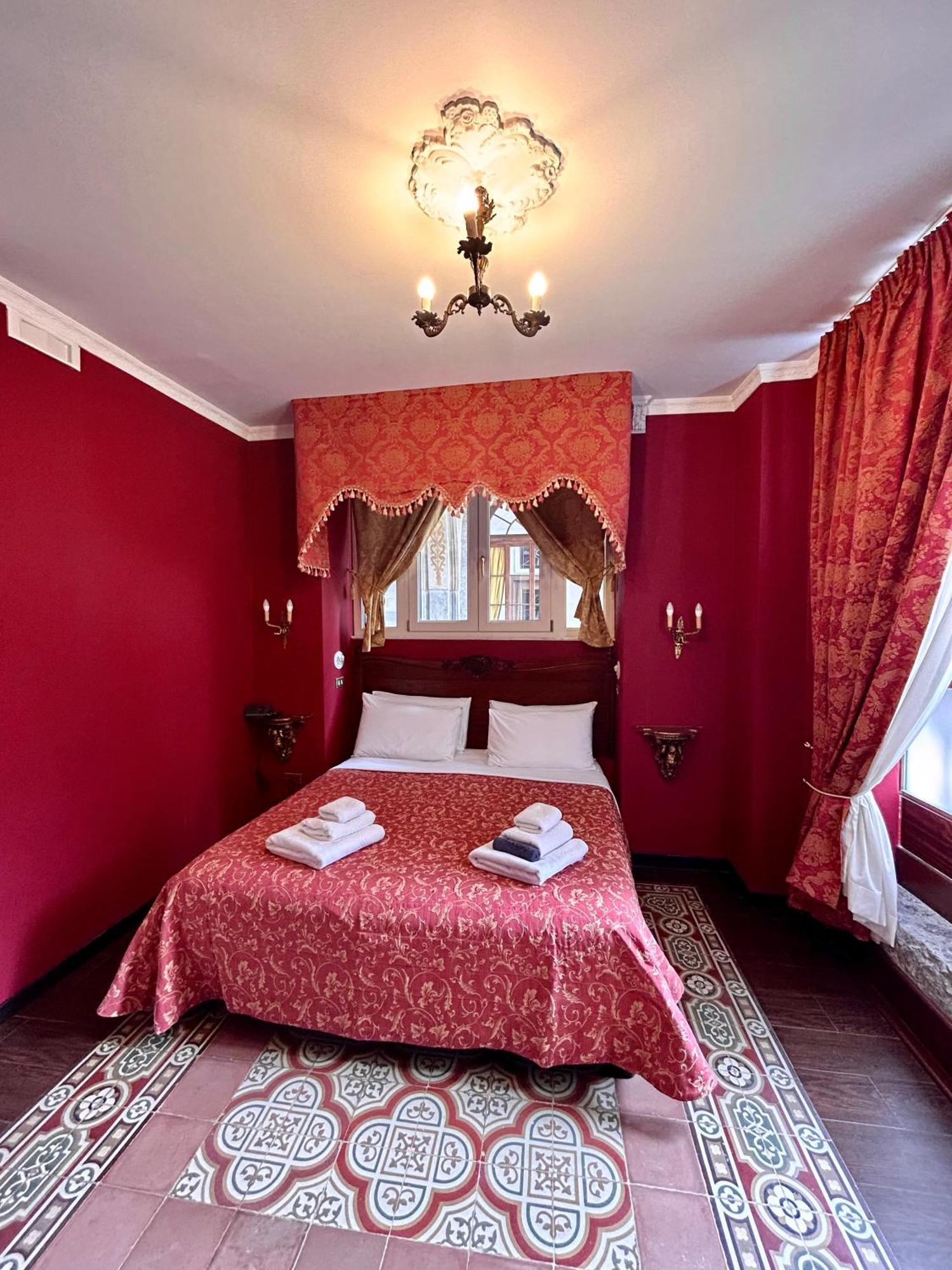 Готель Carafa Di Maddaloni Residenza Di Charme Неаполь Екстер'єр фото