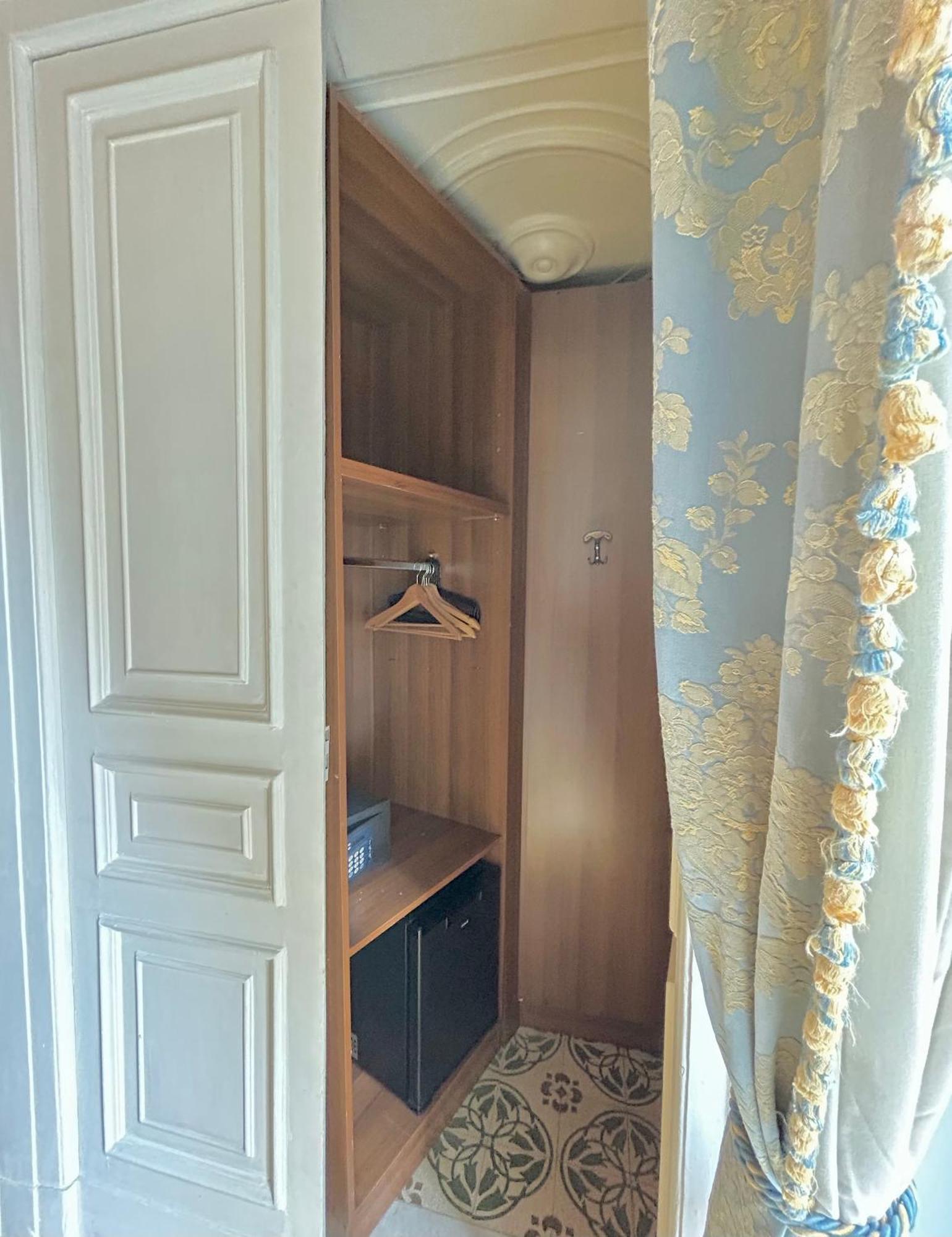 Готель Carafa Di Maddaloni Residenza Di Charme Неаполь Екстер'єр фото