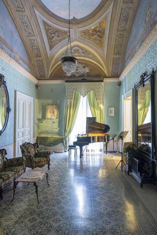 Готель Carafa Di Maddaloni Residenza Di Charme Неаполь Екстер'єр фото